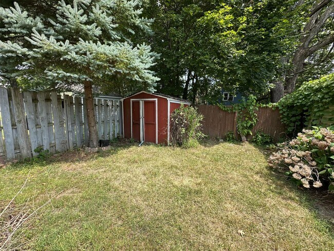 Building Photo - 1217 Florencedale Ave