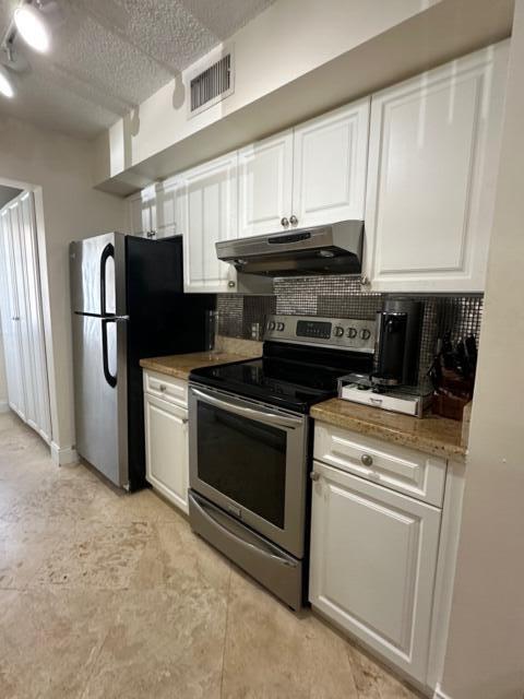 Building Photo - 160 Yacht Club Way