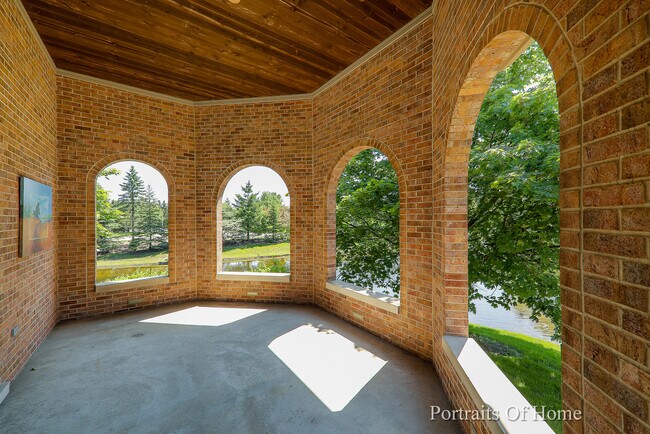 Building Photo - 1115 Bridgeview Ln