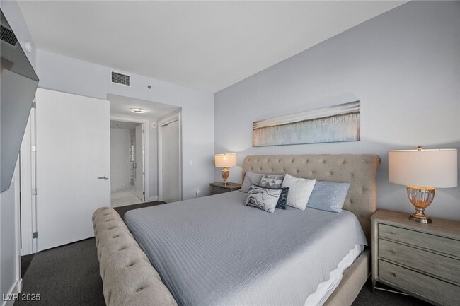 Building Photo - 4471 Dean Martin Dr