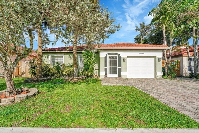 Building Photo - 5520 NW 49th Ave