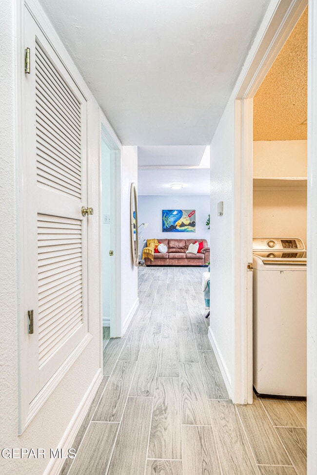 Building Photo - 7333 Golden Hawk Dr