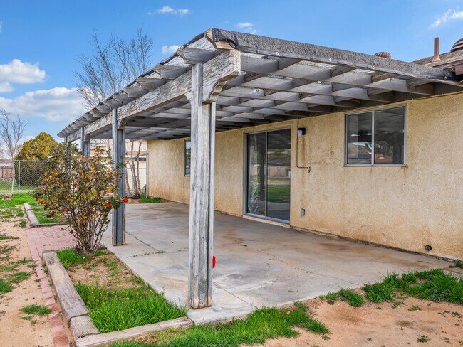 Building Photo - 15394 Ute Rd