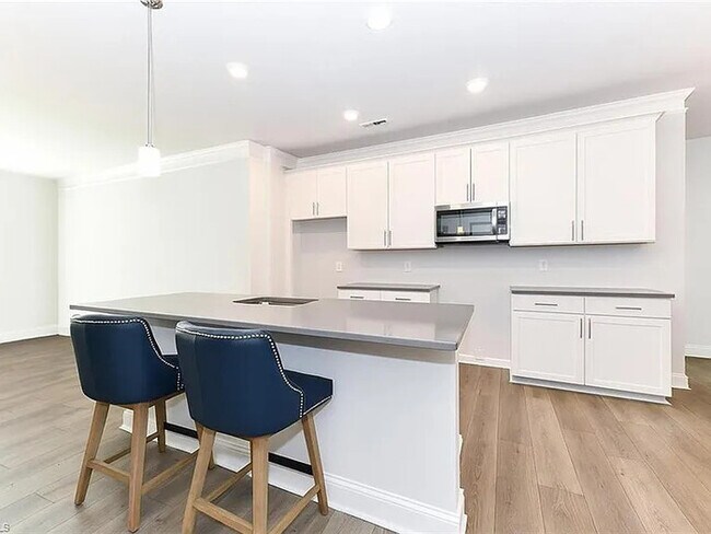 Building Photo - Build Equity While Leasing - Lease-to-Own