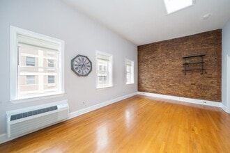 Building Photo - 309 1st St