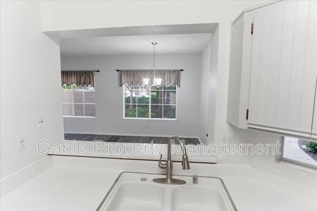 Building Photo - 23903 Del Monte Dr.