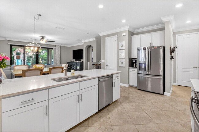 Building Photo - 9062 Gulf Cove Dr
