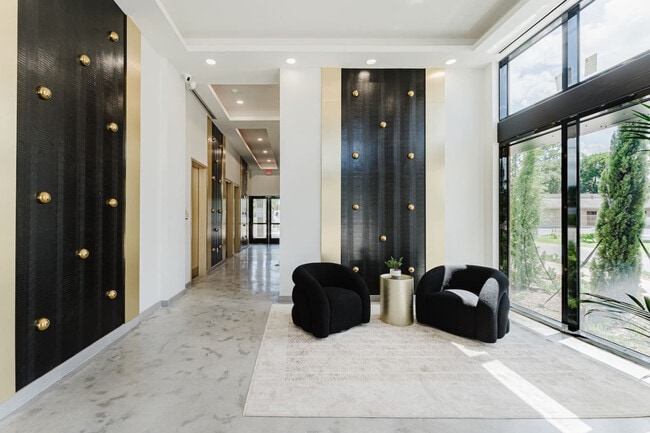 Building Photo - 2750 Griffin Rd