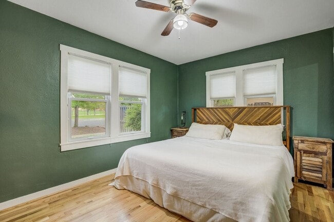 Building Photo - Main Level Living Near UC Health and Olymp...