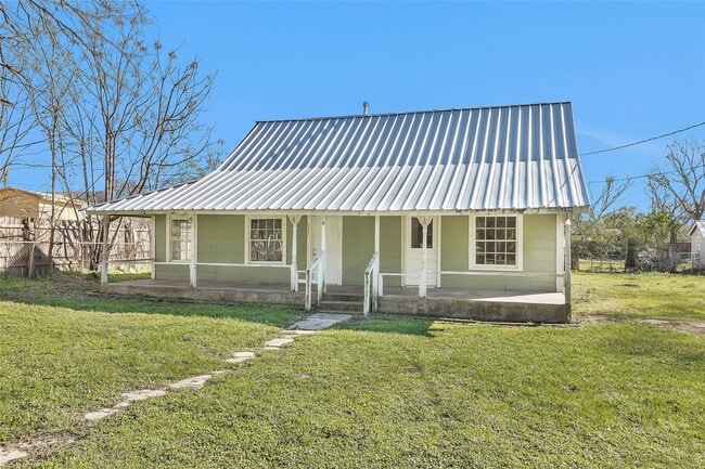 Building Photo - 203 W Powell St