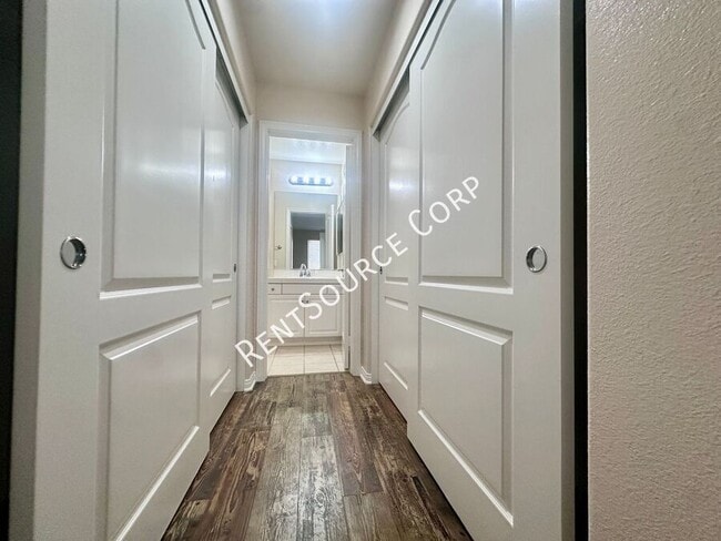 Building Photo - 16339 Mountain Ln