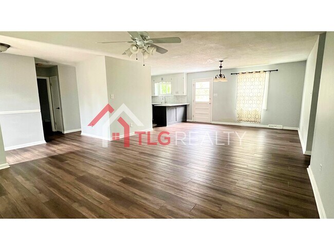 Building Photo - 609 Catawba Cir N