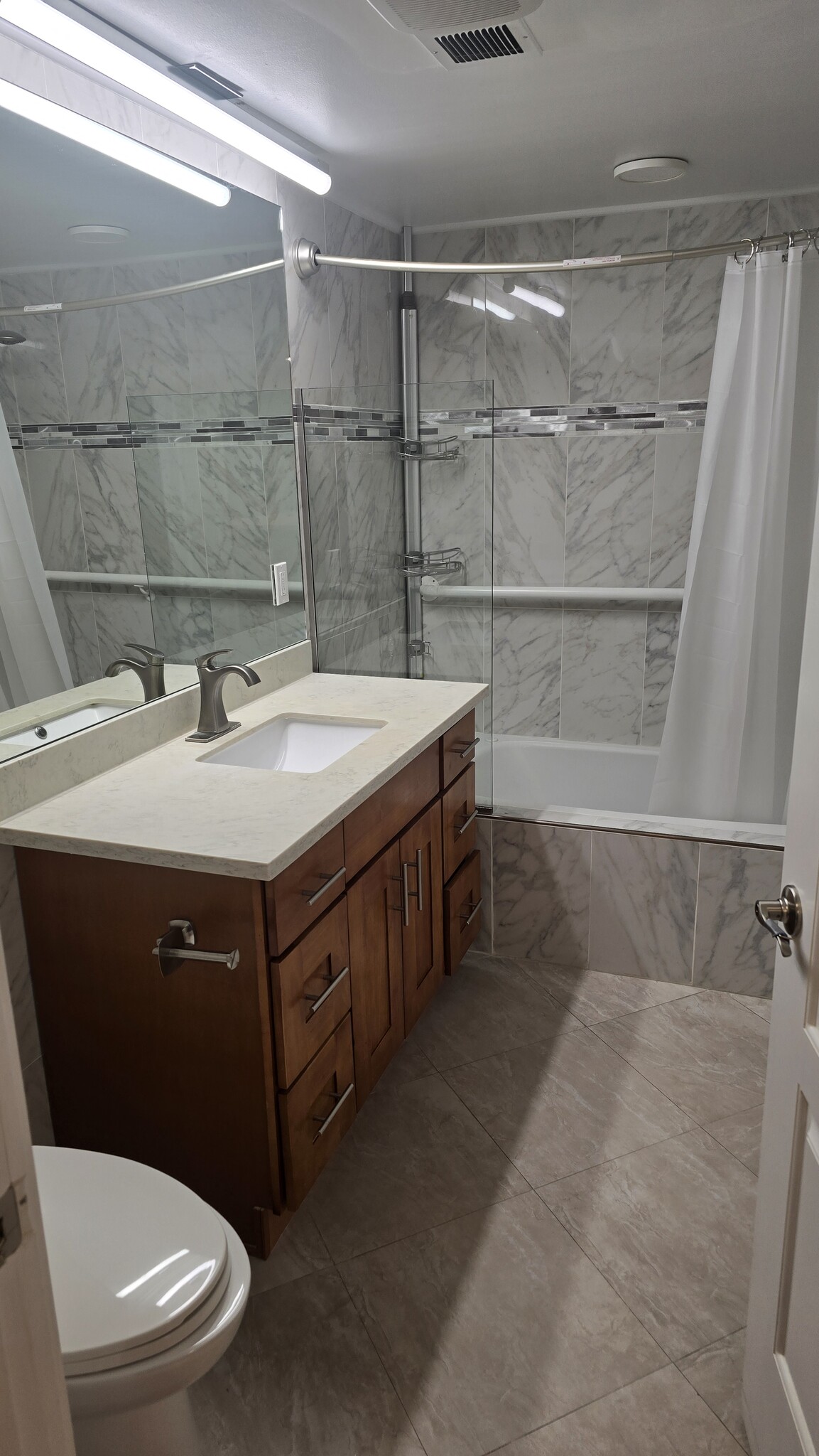 Building Photo - 7440 E Green Lake Dr N