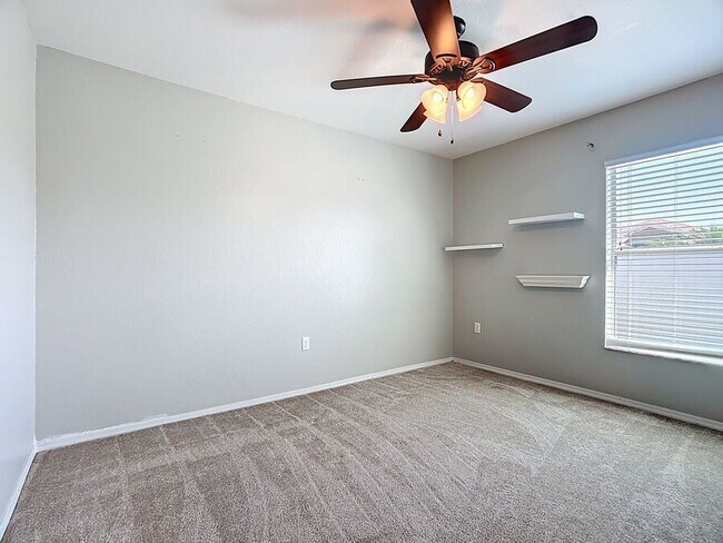 Building Photo - 1152 Bowline St