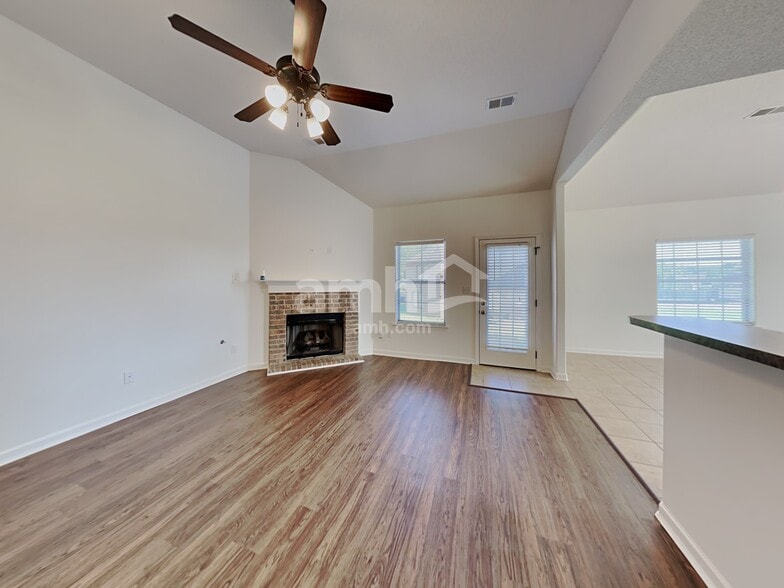 Building Photo - 10361 Cooper Ridge Cv