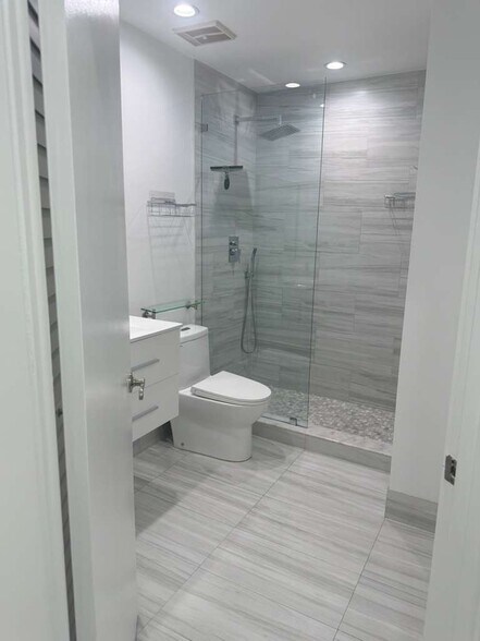 Building Photo - 9307 SW 138th Pl