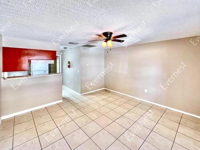 Building Photo - 1063 Spirit Lake Rd