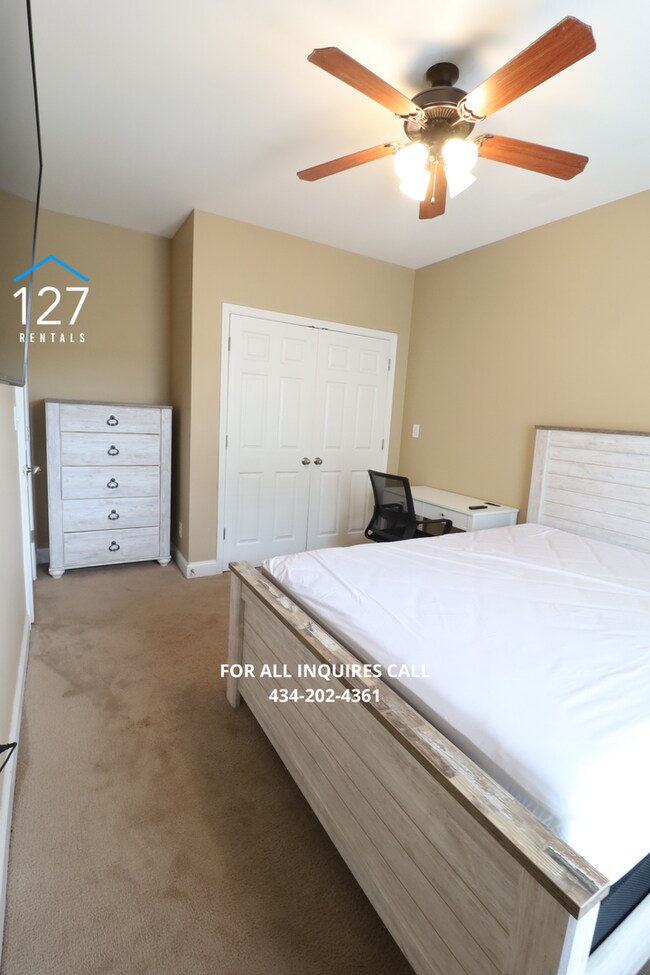 Building Photo - 3-Bedroom, 2-Bath with Pool Access, Private Patio & Walkable Dining!