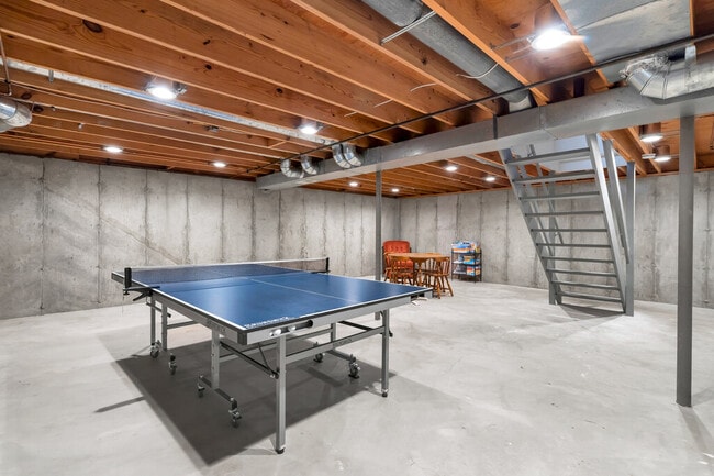 Building Photo - 10 Apple Tree Ct