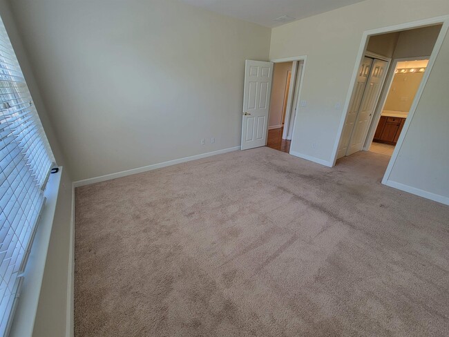 Building Photo - 4061 Shady View Ln