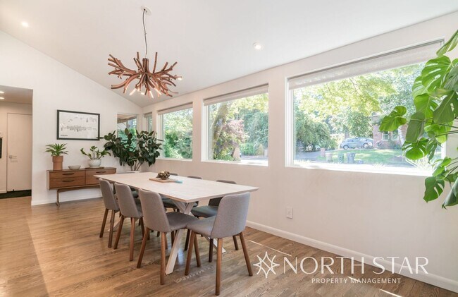 Building Photo - Perfectly located Lake Oswego Mid-century Modern Home with Lake Rights