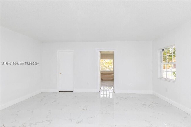 Building Photo - 18420 SW 77th Ct