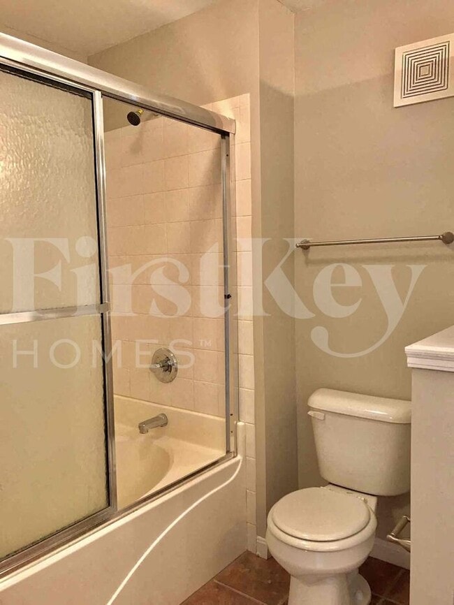 Building Photo - 6176 Fox Run Ln