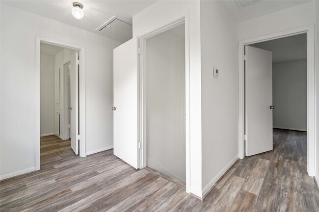 Building Photo - 6719 Brittany Park Ln