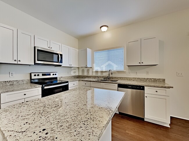 Building Photo - 1441 Bridgecross Pky