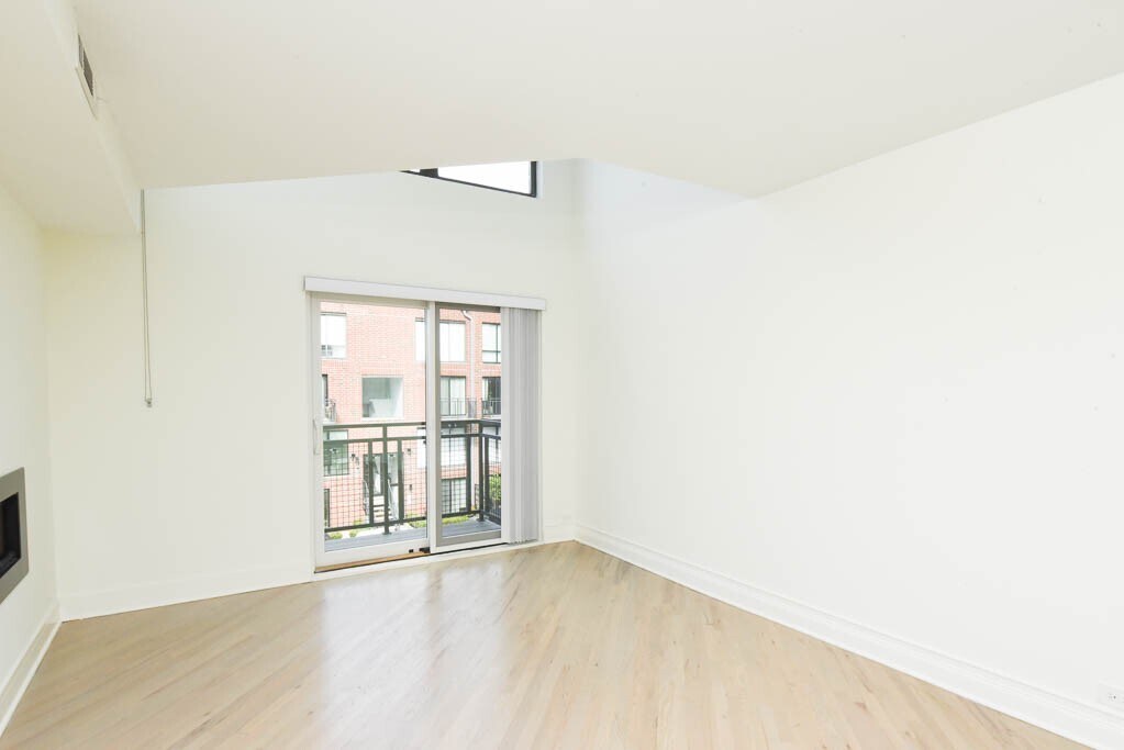 Building Photo - 949 W Grace St