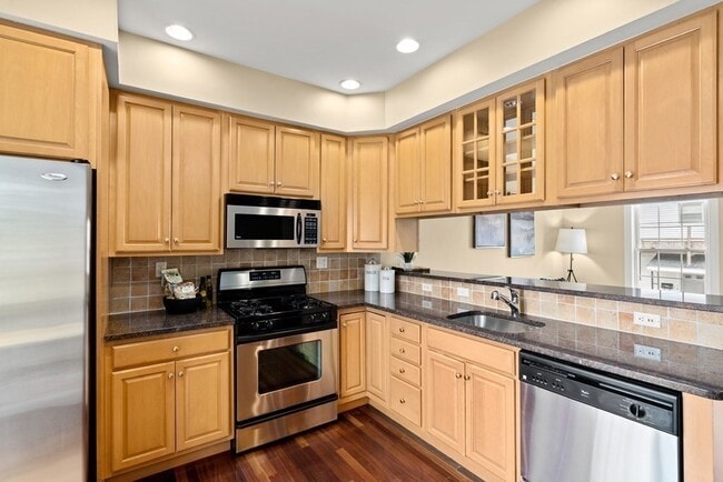 Building Photo - 72 Exchange St