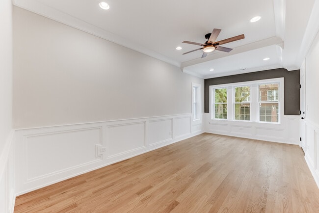Building Photo - 2512 W 69th St