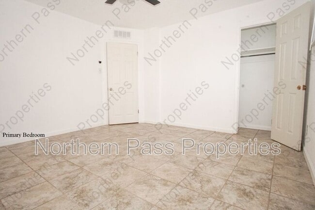 Building Photo - 8125 Loma Terrace Rd
