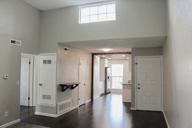 Building Photo - 3435 Rebecca Ln