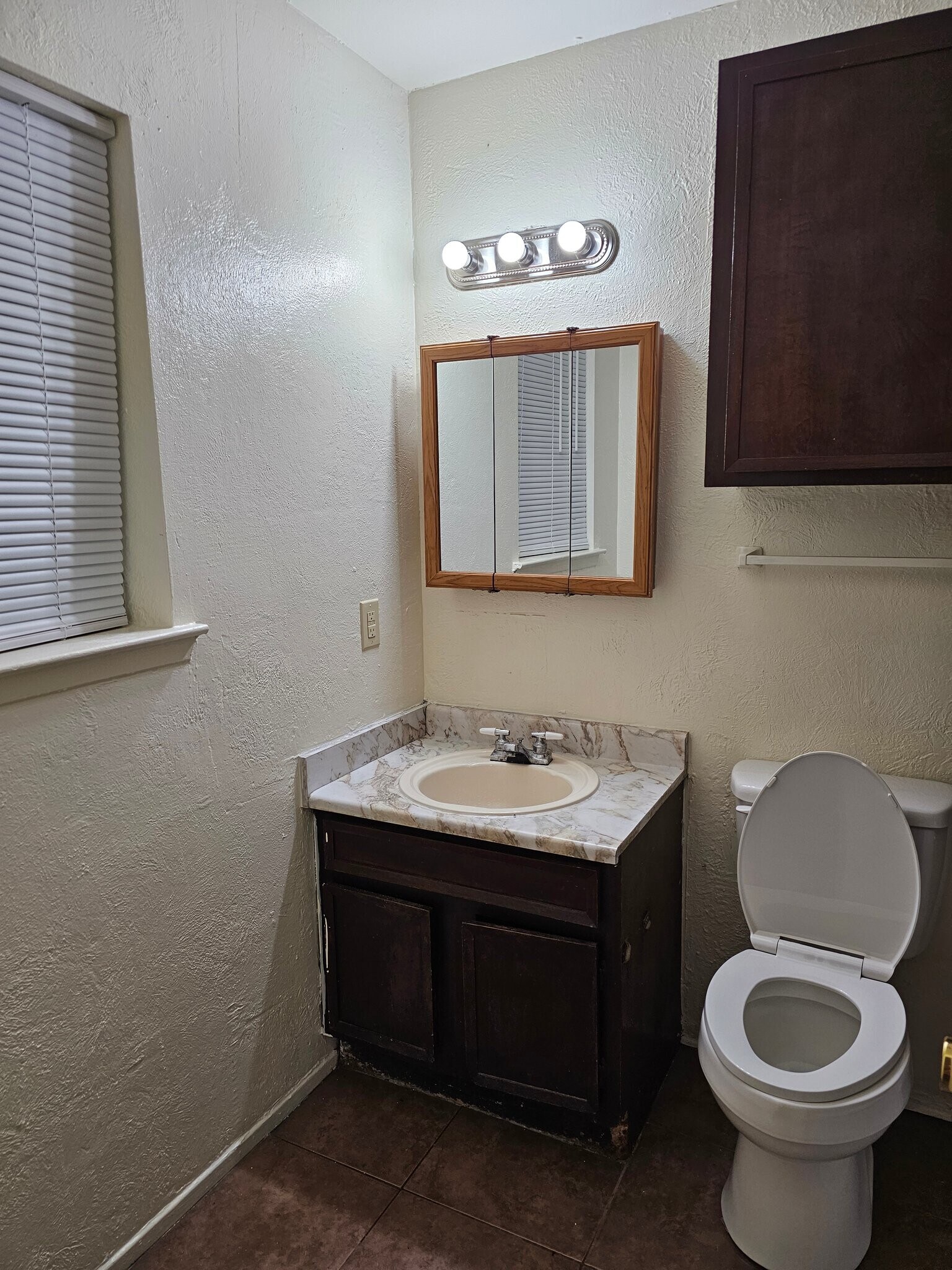 Building Photo - 2942 Bernice Dr