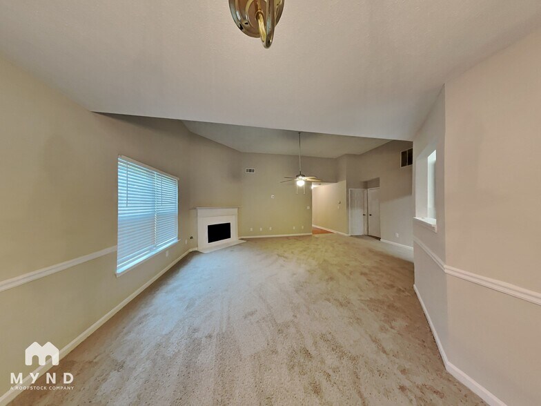 Building Photo - 2772 Live Oak Trail
