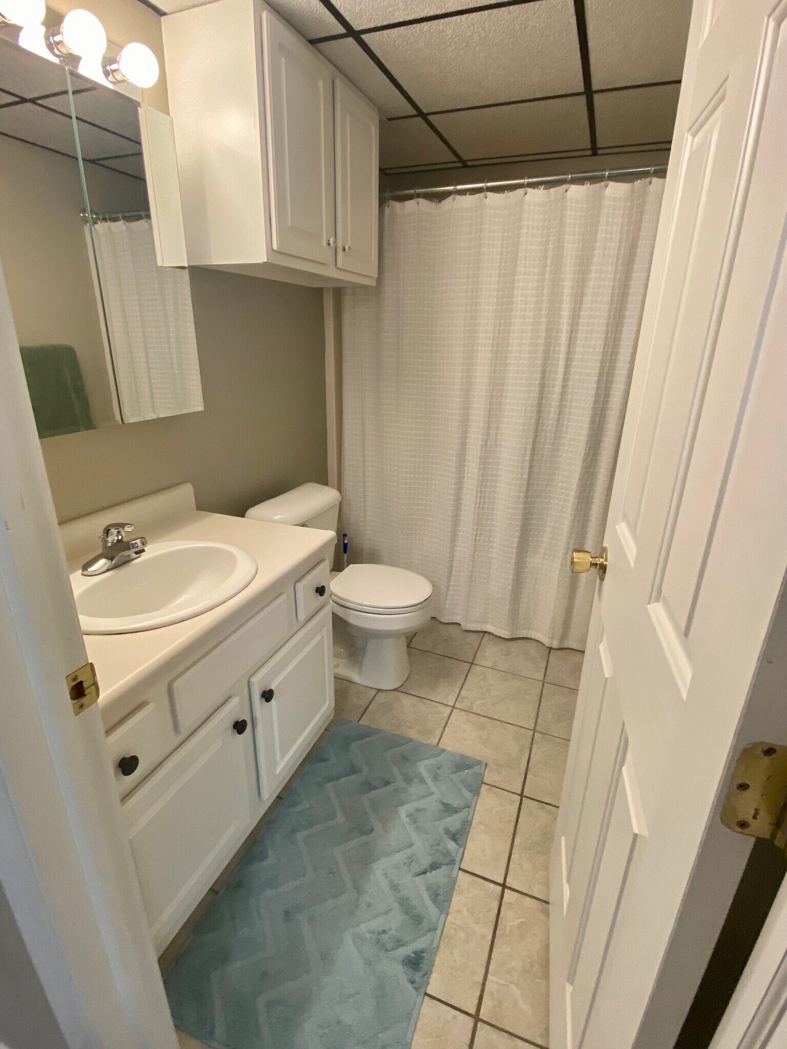 Full bath in lower level - 2416 Eaton Ave