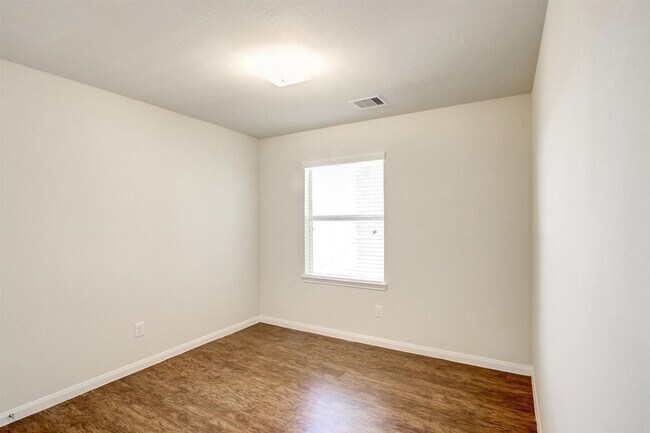 Building Photo - 8922 San Alberto