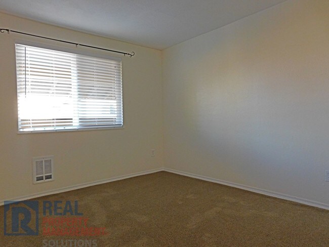 Building Photo - 3404 19th Ave