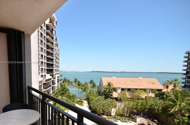 Building Photo - 540 Brickell Key Dr