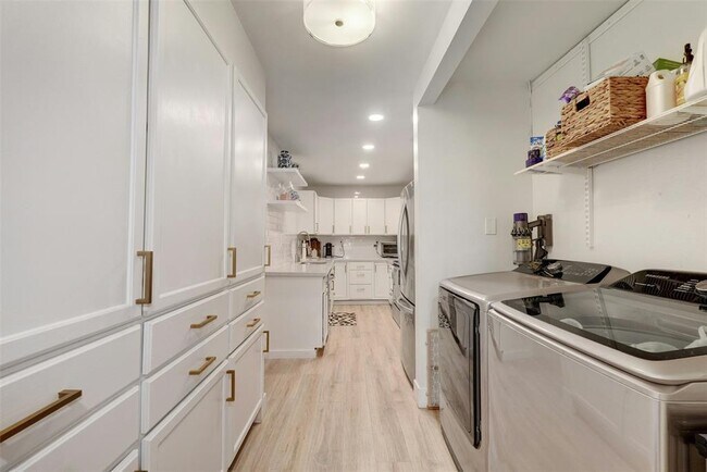 Building Photo - 4159 Steck Ave