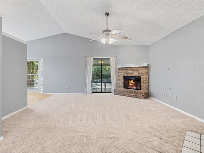 Building Photo - 2117 Foxfire Rd