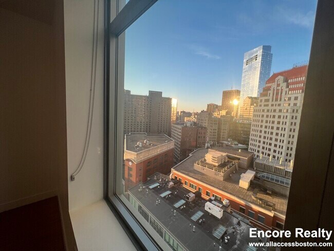 Building Photo - 120 Kingston St