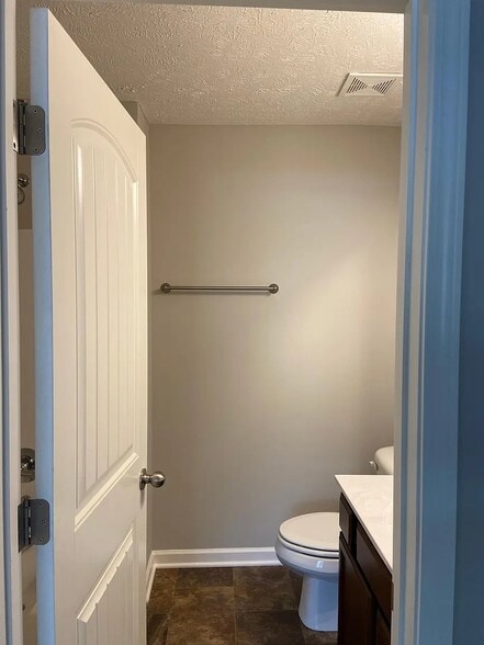 Building Photo - 4054 Saddlecreek Wy