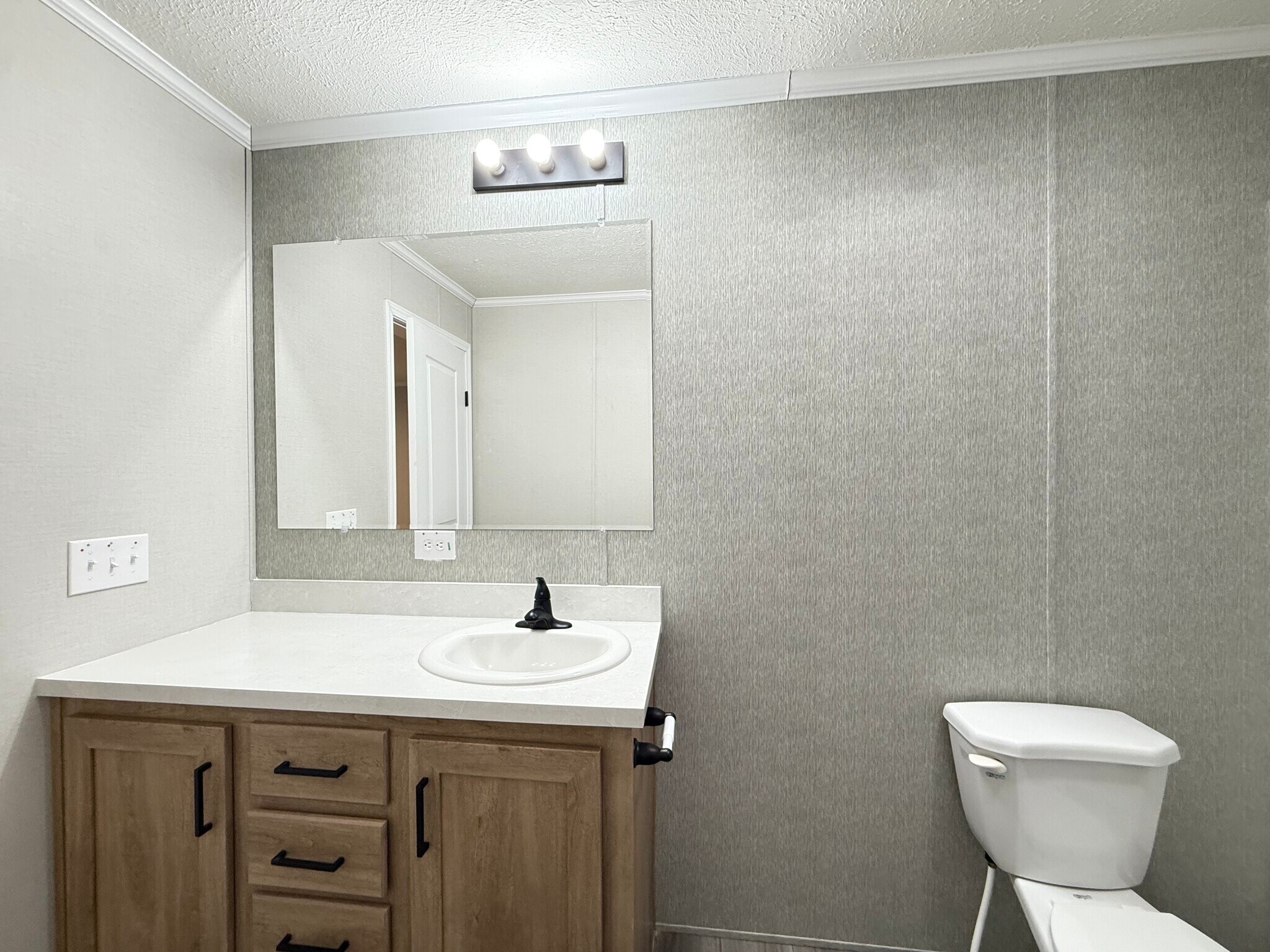 Building Photo - 29647 Erie Ct