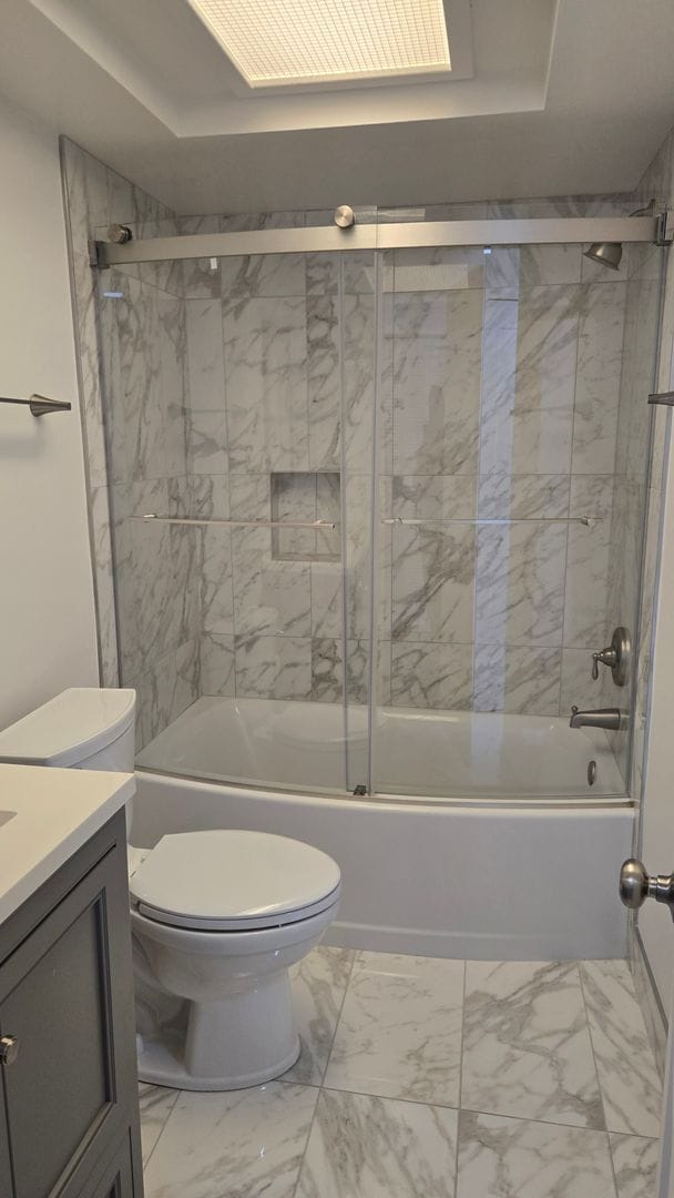 Building Photo - 2 Bed 2 Bath townhome with a Den/ Office s...