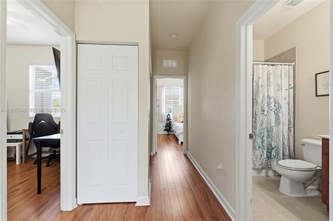 Building Photo - 165 Emerald Creek Terrace