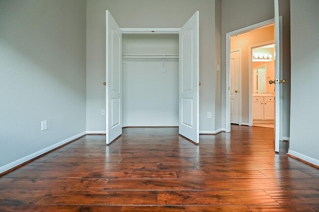 Building Photo - 11119 Fairway Dr