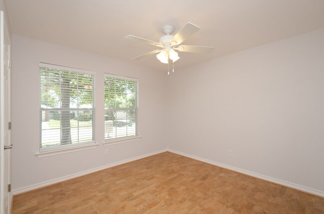 Building Photo - Updated 4 Bedroom 2 Bath home for Lease in...