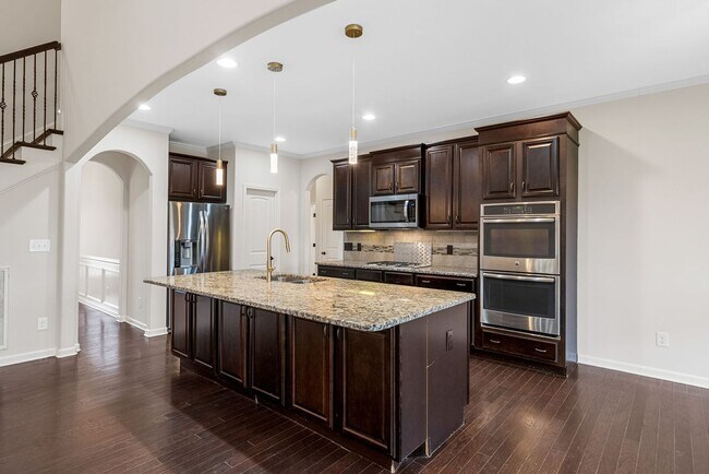 Building Photo - 4 Bedroom Pet Friendly Home For Rent!